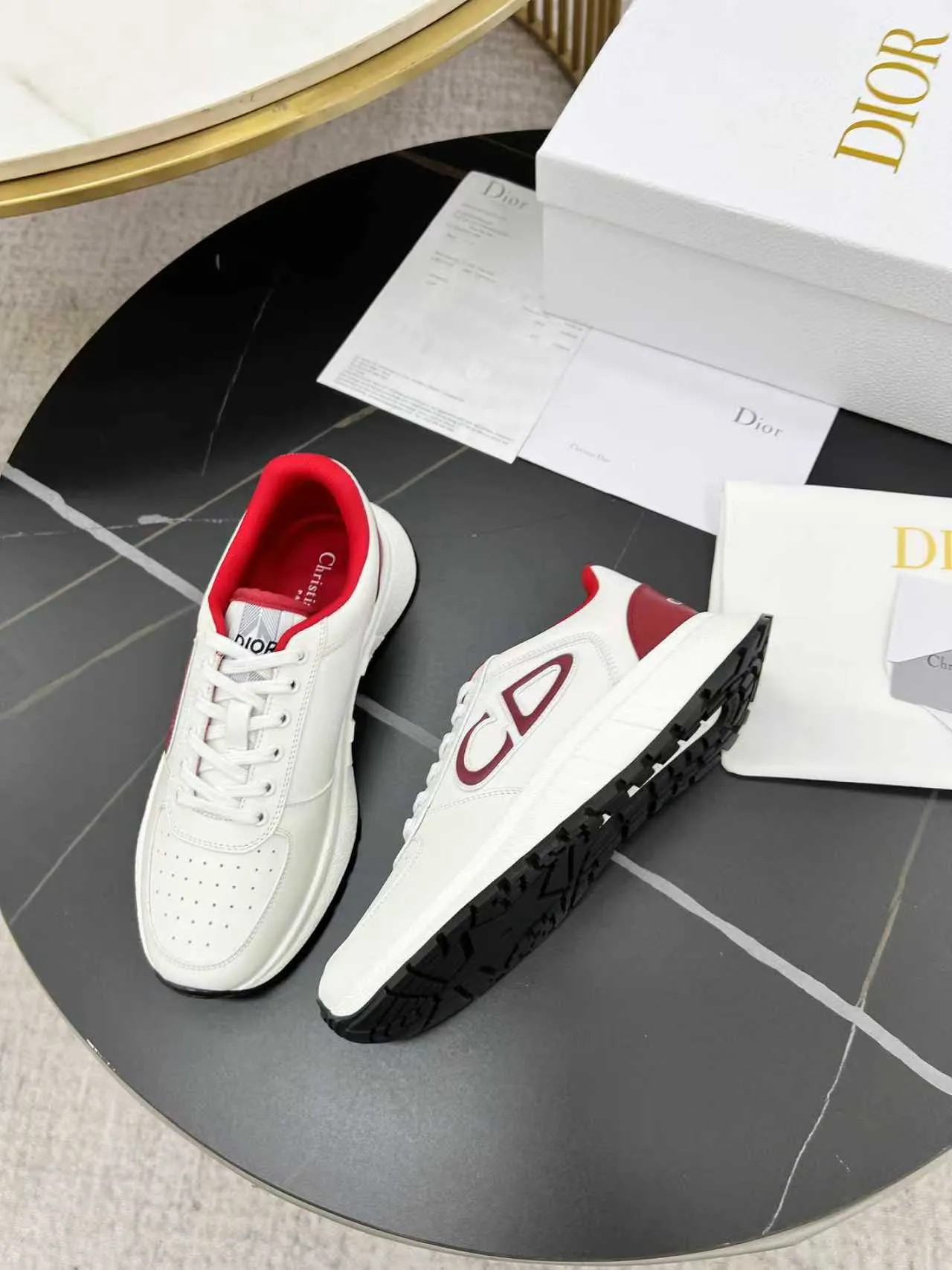 [Dior Dior] P: 640💰Couple model Size: Female: 35-40 (41 customized), male 39-44. (45 customized) 2025 Dior Dior autumn and winter new products🌹Fashion and trends coexist. Imported cowhide is customized one to one. Fabric; cowhide. Lining: Breathable mesh. Outsole: TPU.